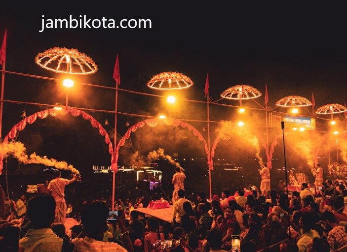 Menikmati Festival Cahaya di Varanasi India