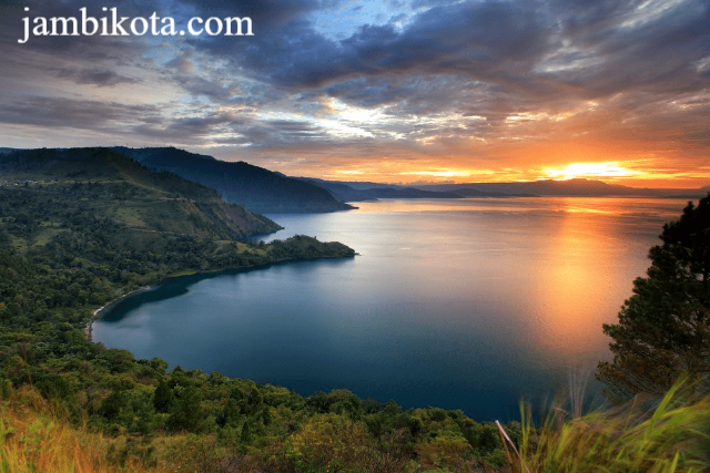 Wisata Alam Danau Toba, Pesona Ikonik Sumatera Utara